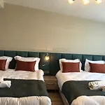 Hotel Nika & Cafe