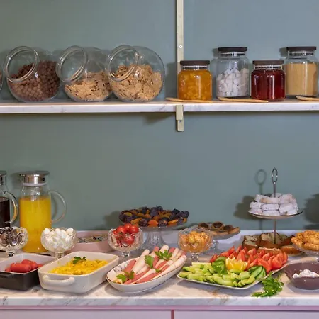 Nika & Cafe Hotel 2*