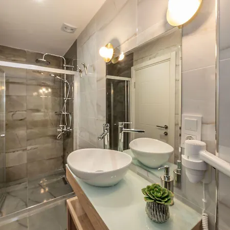 Nika & Cafe 2* Стамбул