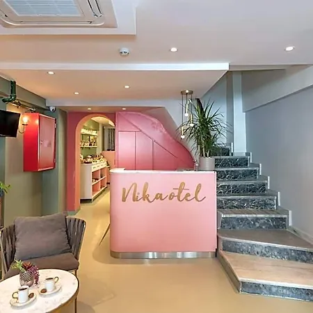 Nika & Cafe Hotel