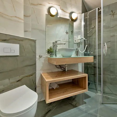 Отель Nika & Cafe 2*