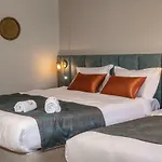 Hotel Nika & Cafe
