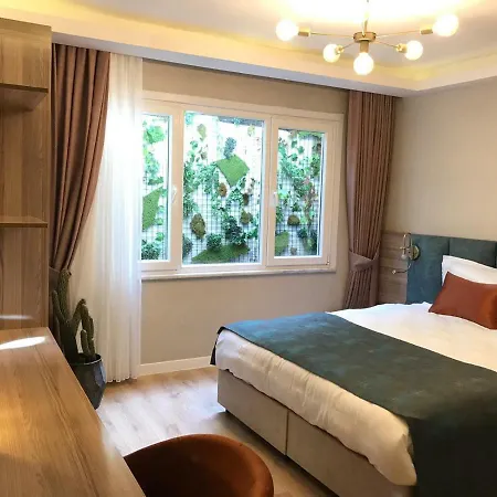 Nika & Cafe Istanbul