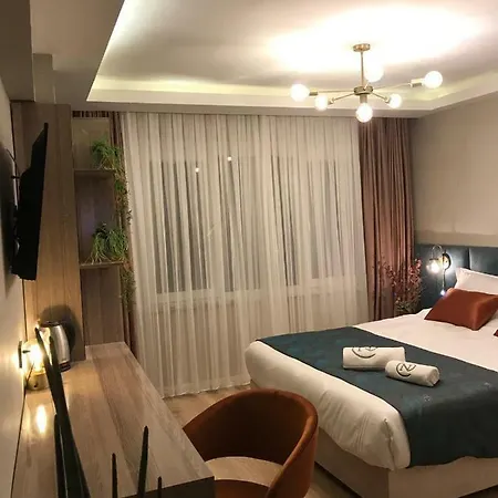 Hotel Nika & Cafe 2*