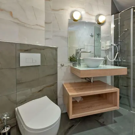 Hotel Nika & Cafe 2*