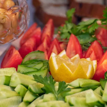 Hotel Nika & Cafe 2*