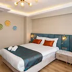 Hotel Nika & Cafe