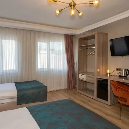 Hotel Nika & Cafe Estambul